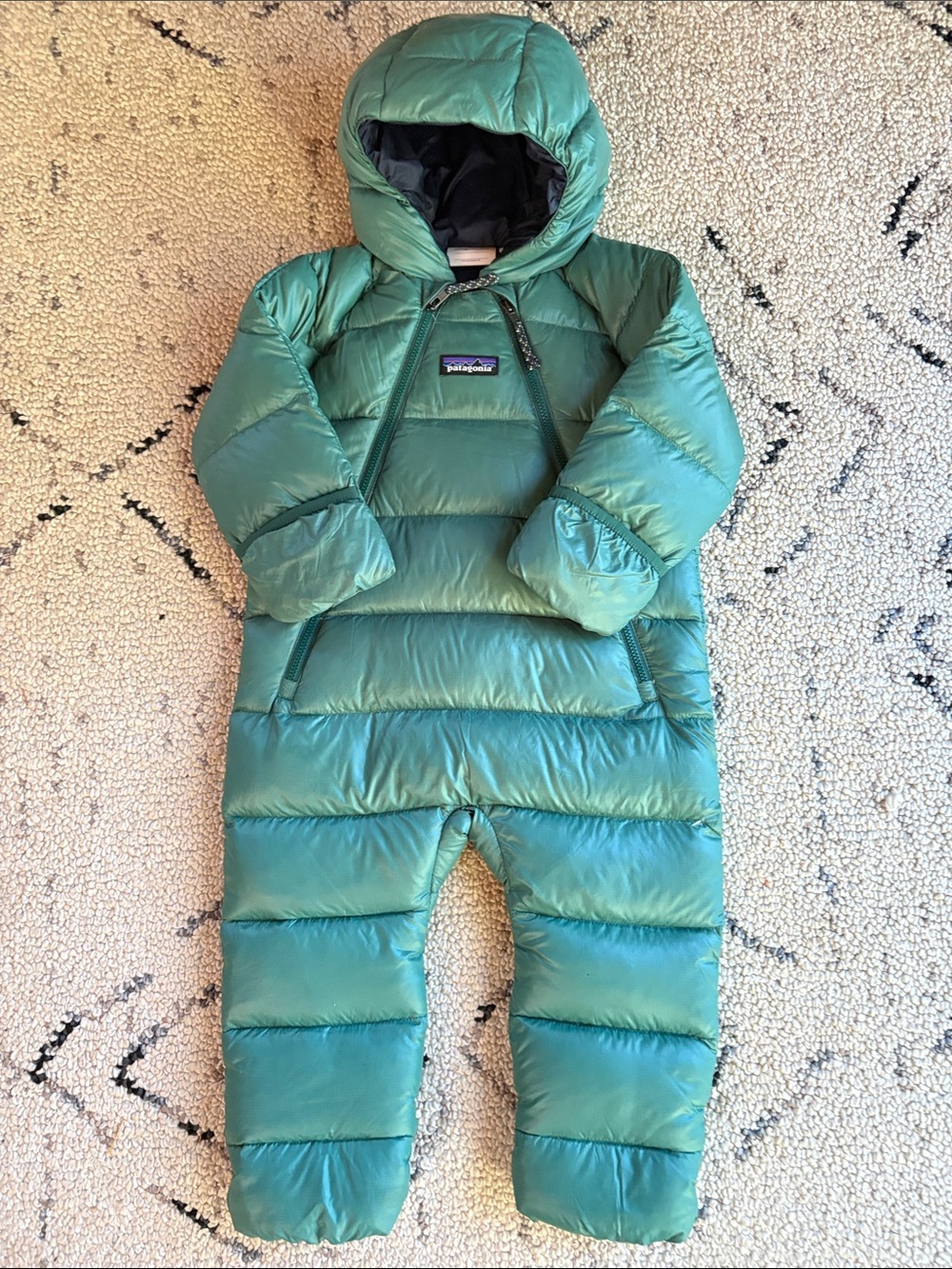 Patagonia forest Green Puffer Bunting One-Piece 6-12 months NWOT